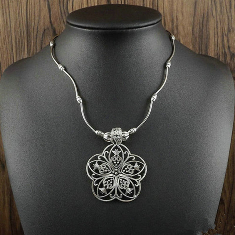 Ethnic Tibetan Hollow Flower Pendant Antique Silver Necklace