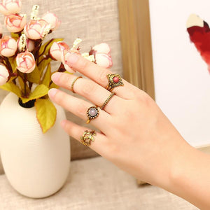 5 Pcs Punk Leaf Ring Set Retro Golden Zinc Alloy Red and Purple Stone Knuckle Ring Jewelry for Women