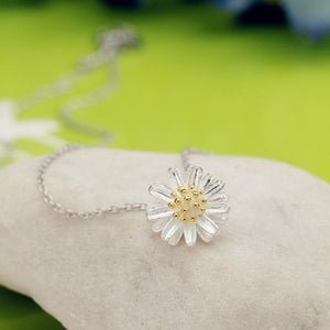 Delicate Daisy S925 Sterling Silver Short Necklaces for Women