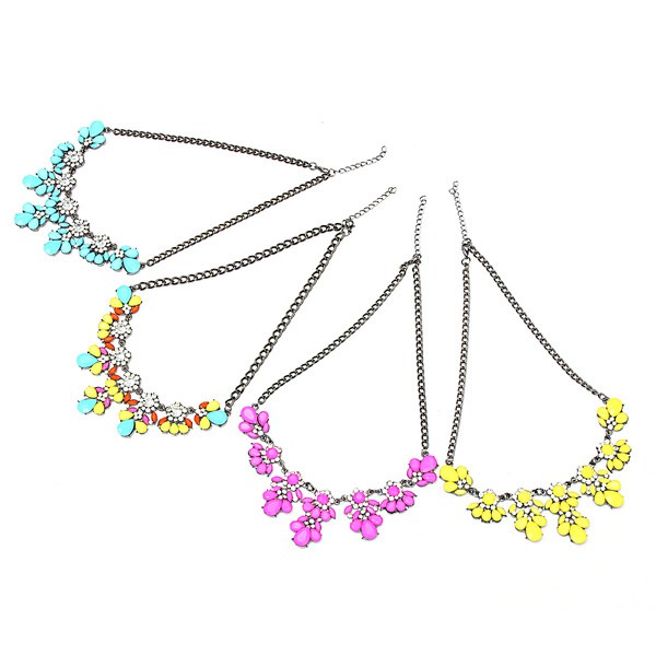 Crystal Flower Pendant Statement Necklace Metal Chain Choker Necklace 