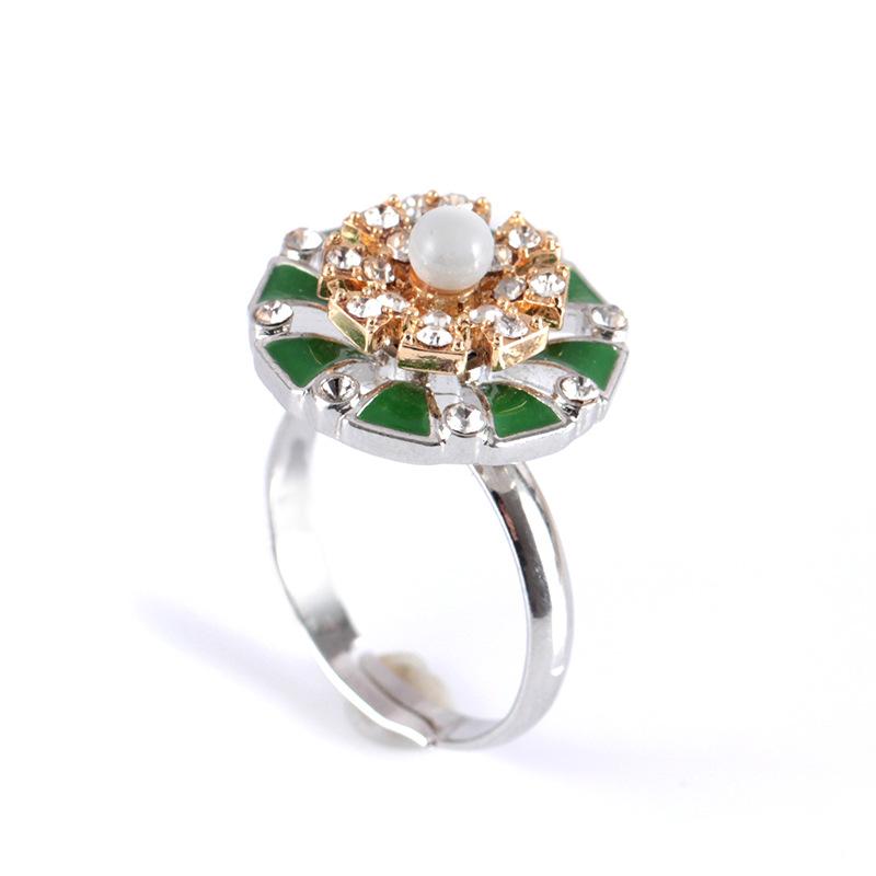 Bohemian Rotating Flower Elegant Pearl Diamond Ring